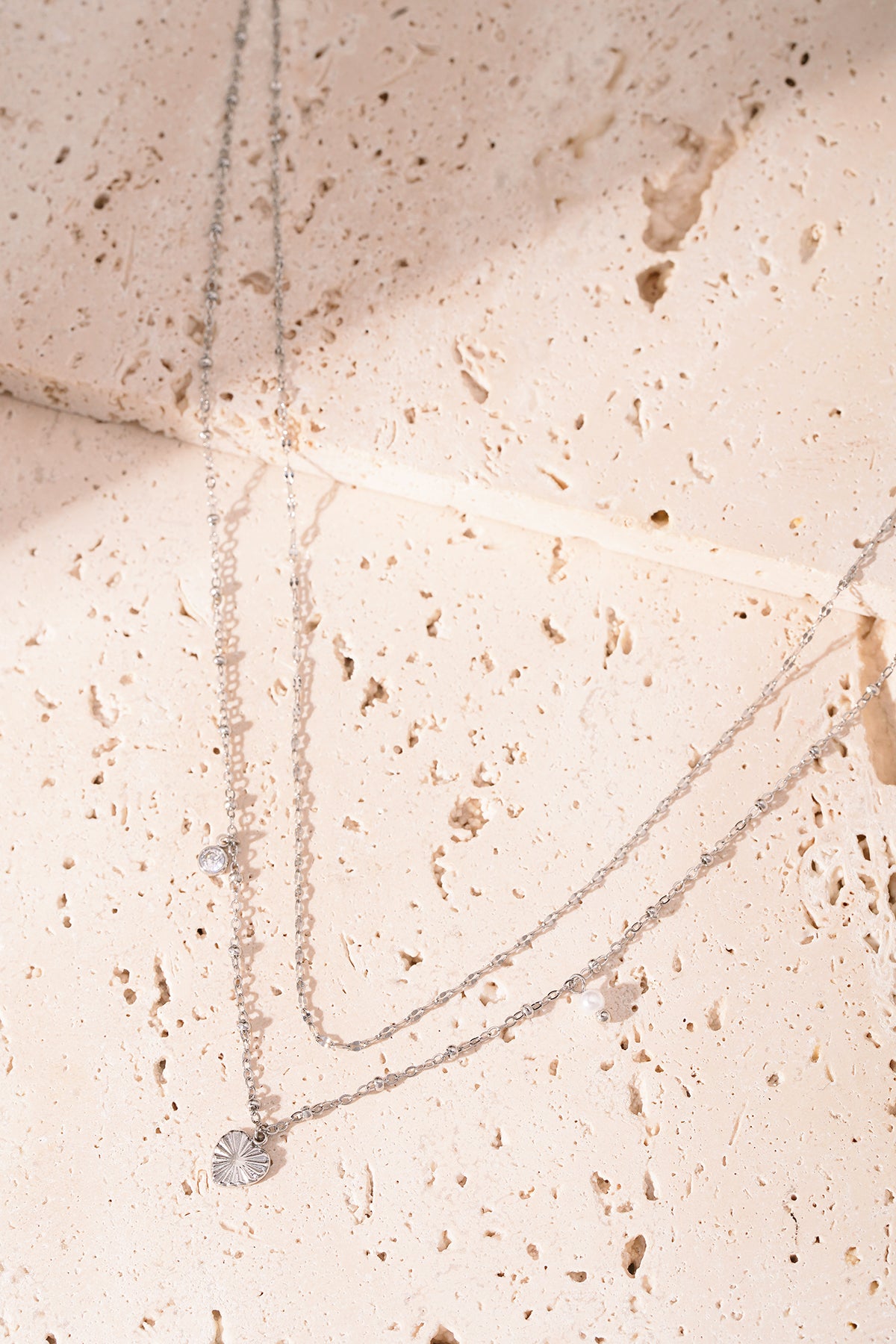 Collier Superposé “Love” Doré – Multi-rangs