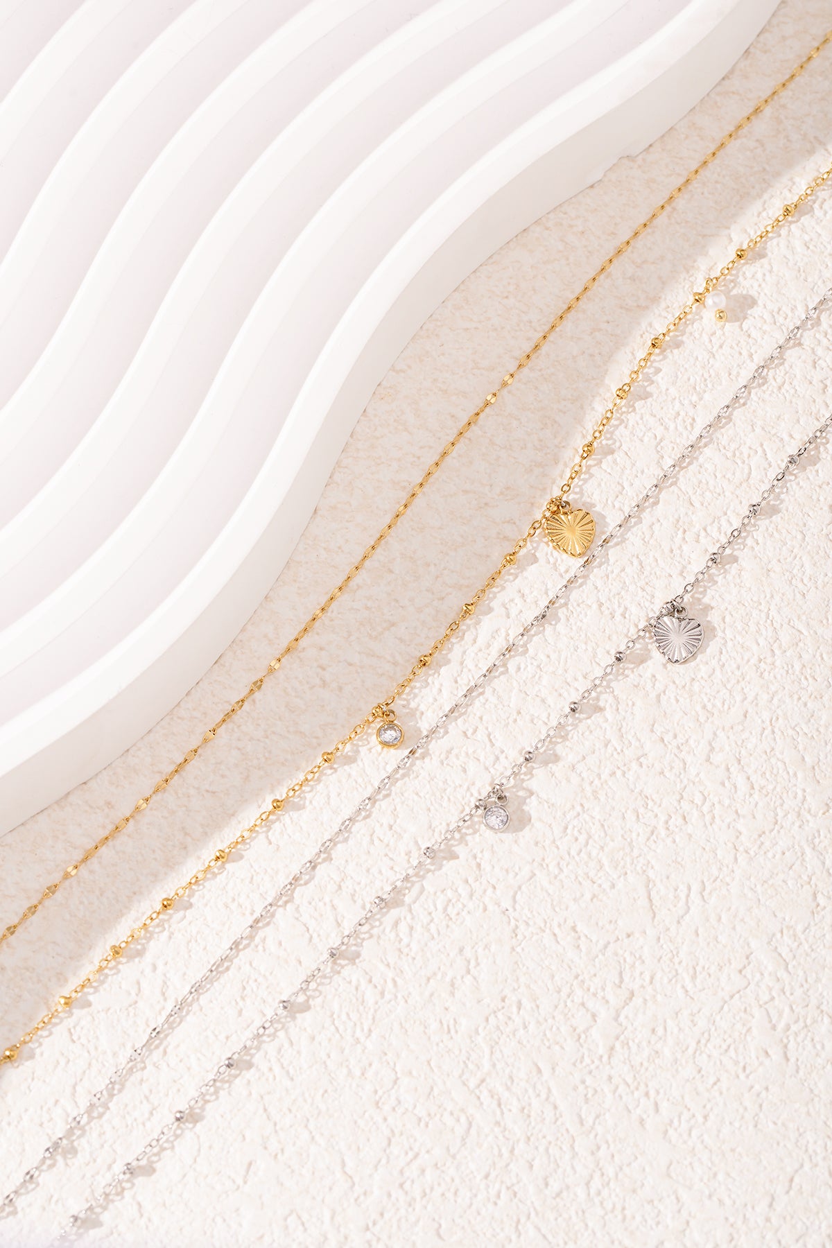 Collier Superposé “Love” Doré – Multi-rangs